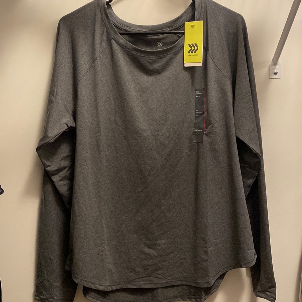 NWT all in motion long sleeve semi fit top. Size XXL